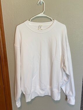 Aerie white sweatshirt